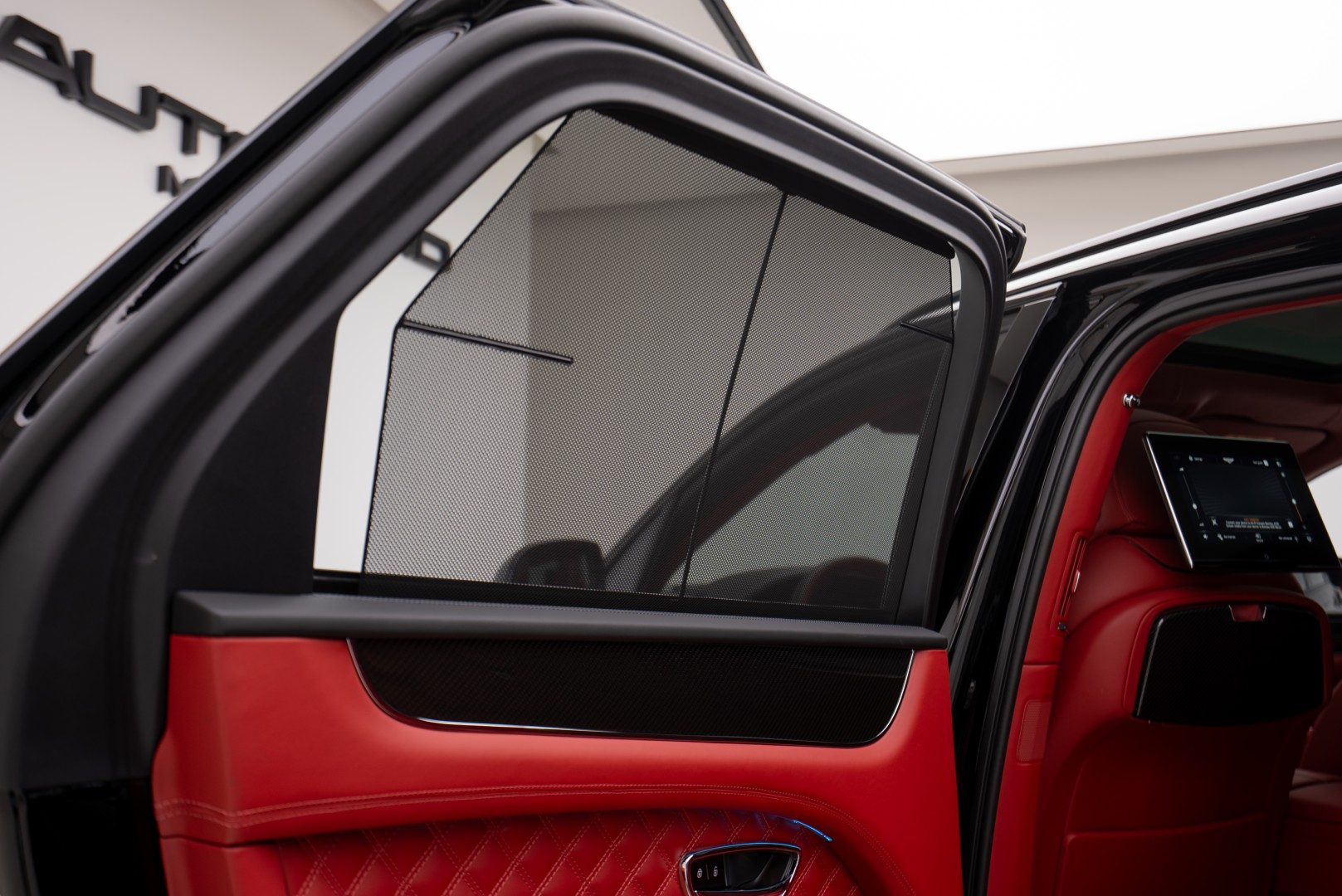 2023 BENTLEY BENTAYGA S | HIGH SPEC | DIAMOND QUILT LEATHER | REAR ENTERTAINMENT | CARBON INTERIORS